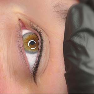 EYELINER TATTOOING